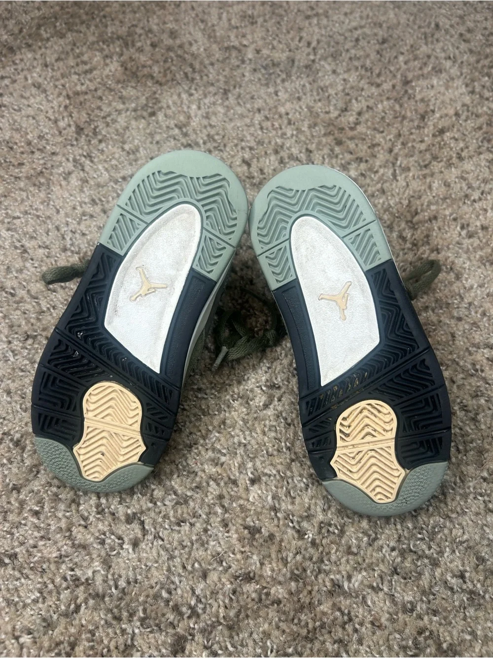 four pairs of shoes that need to be repair look at pictures